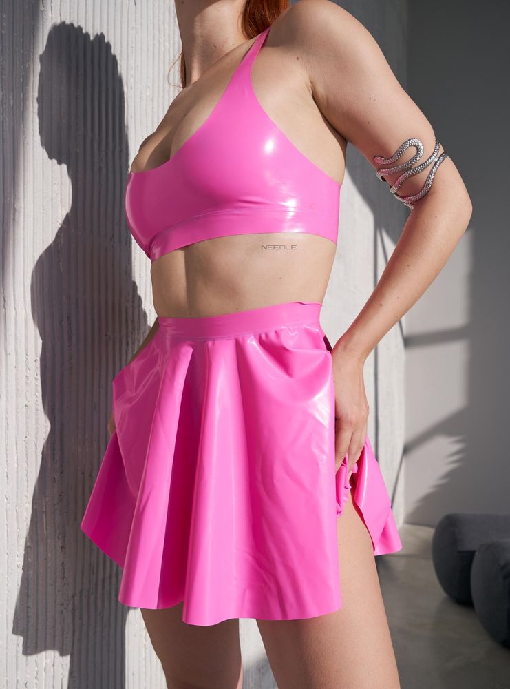Спокусливий латексний комплект одежі рожевого кольору 2123, XS 2123 фото