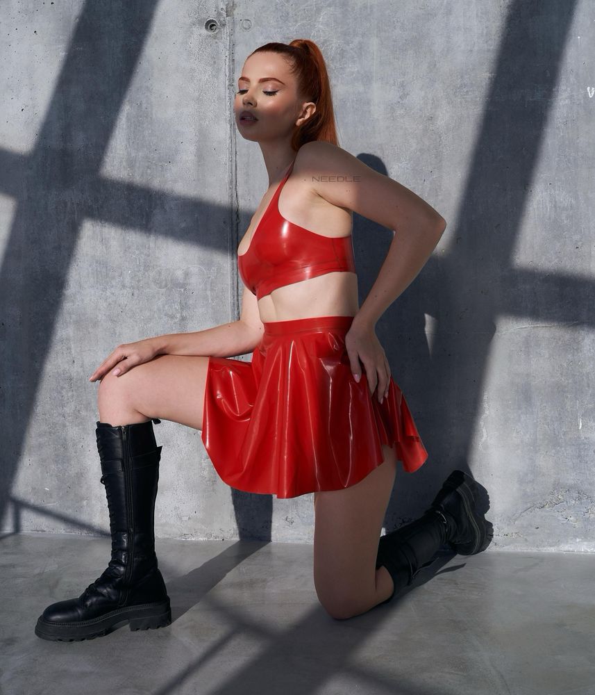 Соблазнительный латексный комплект одежды красного цвета 2127, XS 2127 фото